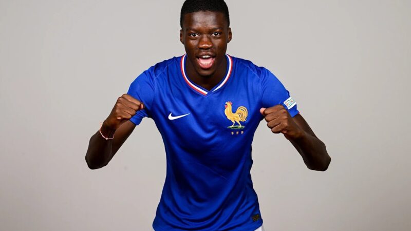 Foot – Mamadou Sarr, fils de l’ex-Lion Pape Sarr, prêté à Strasbourg après sa signature longue durée avec Chelsea