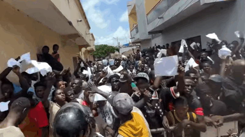 Départ spectaculaire de Siteu depuis Diamaguène: Un monde fou accompagne le lutteur (Vidéo)