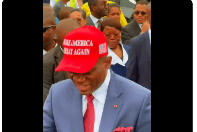 Maison Blanche : Un président africain repart avec un souvenir signé Trump (Vidéo)