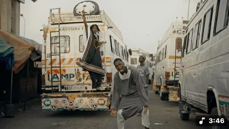 Ndiaye Lo rend hommage à Cheikh Ahmadou Bamba dans son nouveau clip « 18 Safar oblige » (Vidéo)