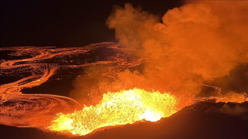 Japon : Eruption du volcan Shinmoedake, nuage de cendres et alerte aux projections volcaniques