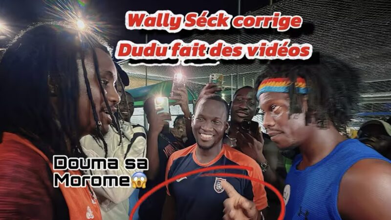 Wally Seck et Dudu: fous rires sur le terrain de foot, la vidéo qui buzze