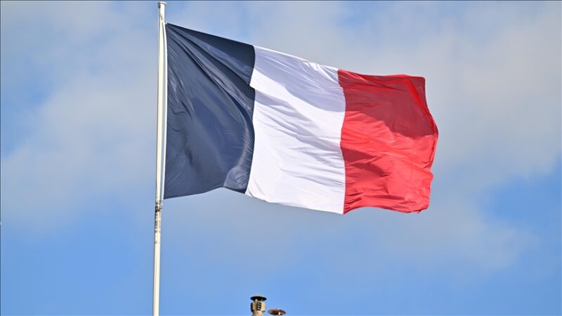 France : Des militants de La France insoumise agressés à Brest lors d’une collecte pour le Secours populaire