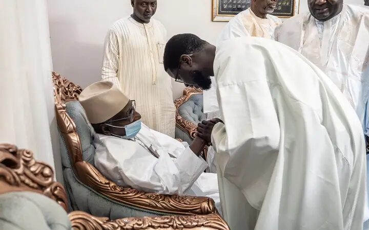 Tivaouane : Revivez en images la visite du PR Diomaye chez le Khalife, recueillement aux mausolées de Seydi El Hadji Malick SY et Serigne Babacar SY