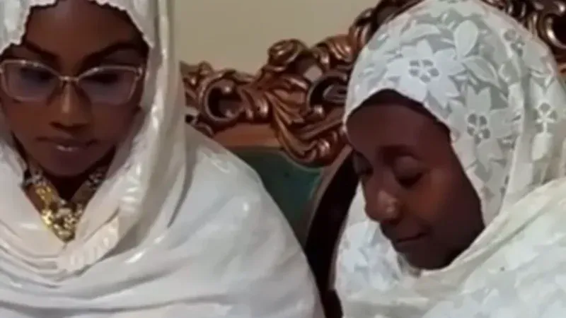 Visite symbolique : Sokhna Bally Mbacké chez Sokhna Aïda Sy Dabakh à Tivaouane