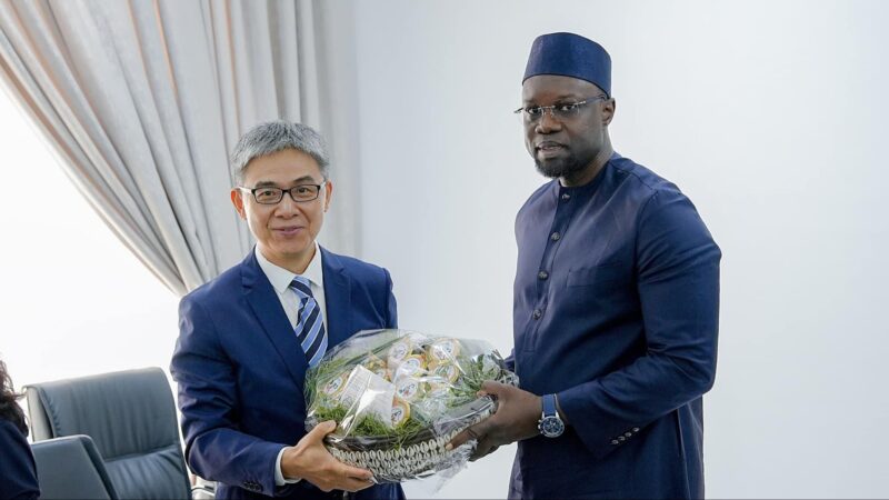 L&rsquo;Ambassadeur  de la République de Chine,  accompagné d&rsquo;une forte délégation reçu  par le  Premier ministre Ousmane SONKO  (Photos)