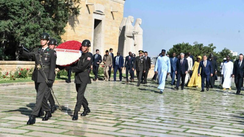 Turquie : Le PM Ousmane Sonko visite le mausolée d’Atatürk (photos)