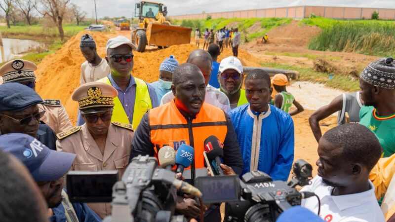 Débordements des bassins de Darou Rahmane et de Pofdy : l’État promet des solutions durables