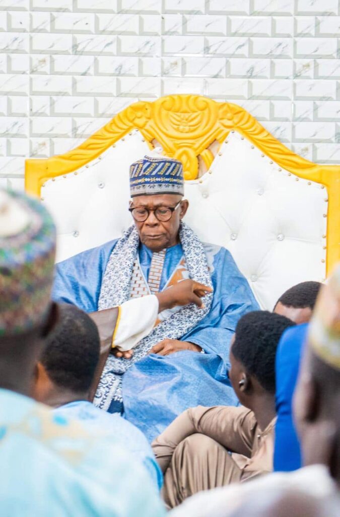 La Matinale Senego : Diomaye en visite à Tivaouane, Gris Bordeaux dénonce à Dakar, Sonko reçu à Léona