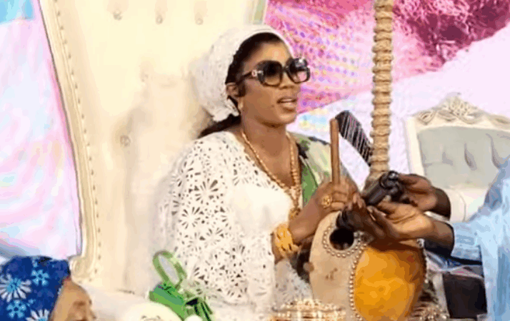Hommage à Cheikh Béthio: Sokhna Aïda Diallo enchante le Magal 2025 à la kora (vidéo)