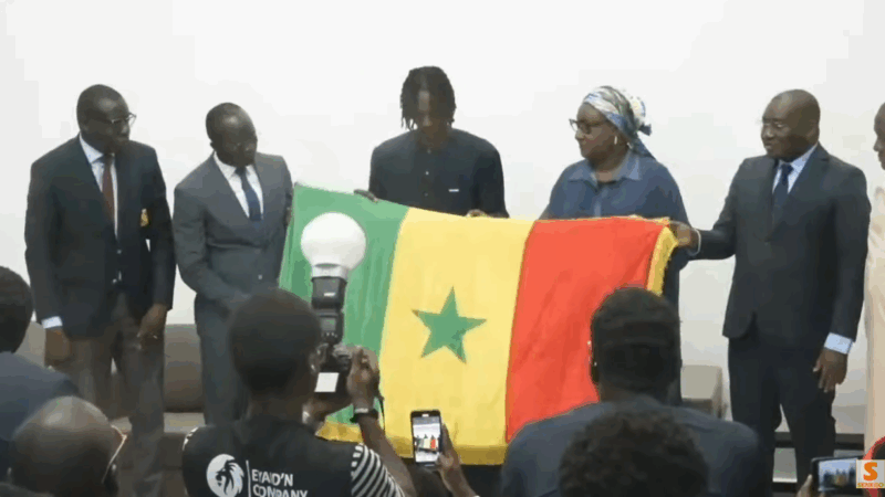 Afrobasket 2025 : Revivez la remise du drapeau aux Lions en intégralité sur Senego