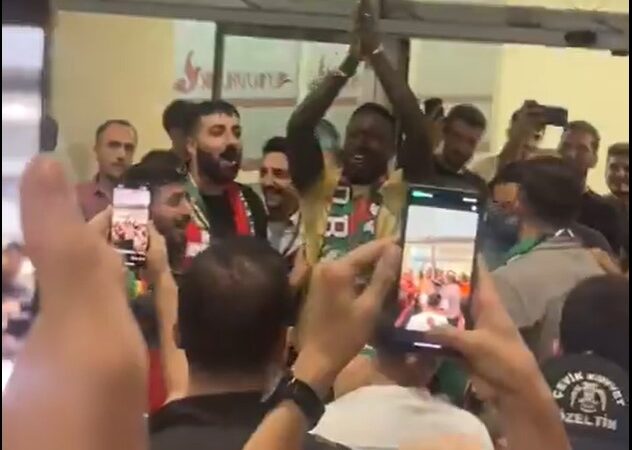 Foot – Retour en Turquie : L’accueil triomphal réservé à Mbaye Diagne par Amedspor, son nouveau club!