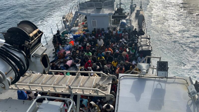 (Photos) Migration irrégulière : 133 candidats d’origines diverses interceptés au large de Dakar par la Marine nationale