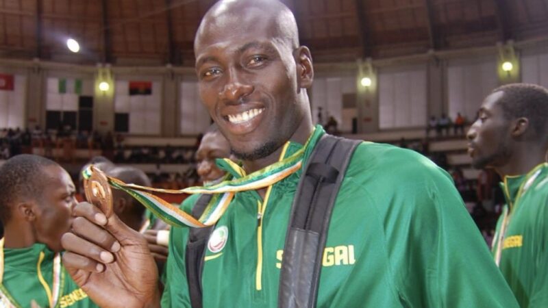 Afrobasket 2025 : Mohamed Diop rappelle aux Lions la leçon de 2013 – “Ne jamais sous-estimer une équipe déjà battue”