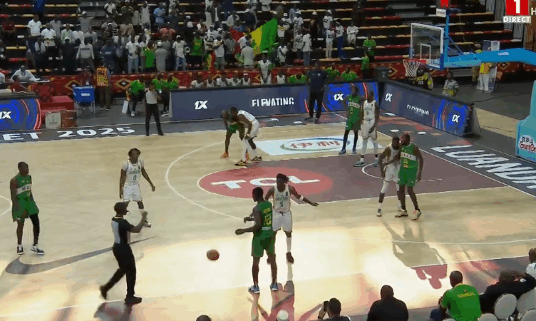 Afrobasket : le Sénégal renverse le Mali et s'impose