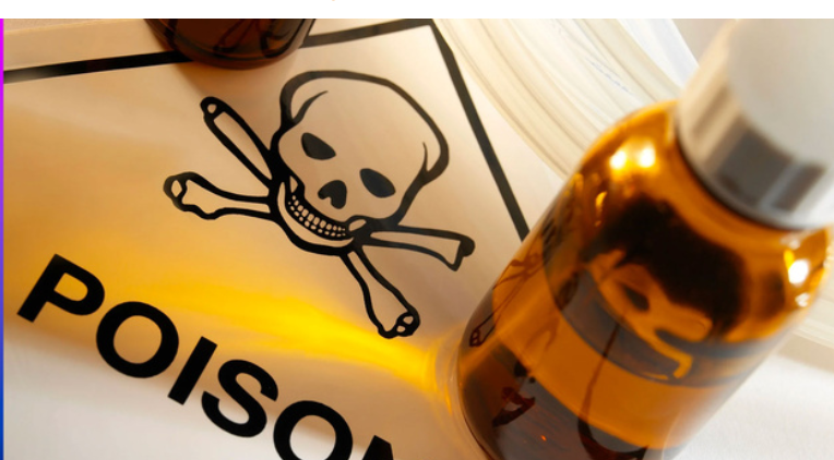 Soupçons de poison, une jeune épouse traîne son mari de 76 ans devant la justice