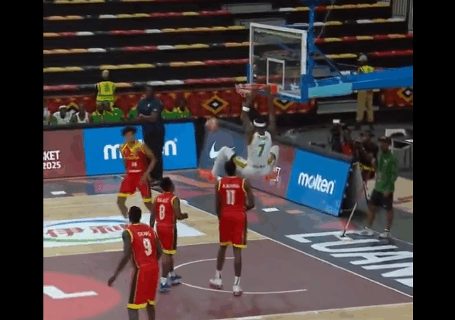 AfroBasket : Face à l'Ouganda, les Lions mènent à la pause pour leur entrée en lice
