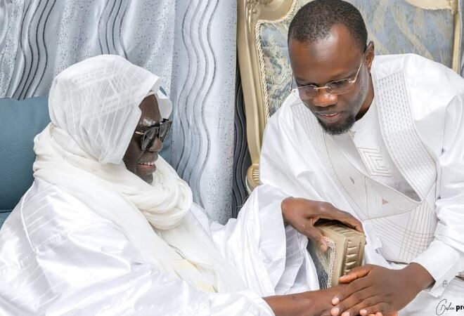 Touba: Ousmane Sonko reçu par le khalife général des Mourides…