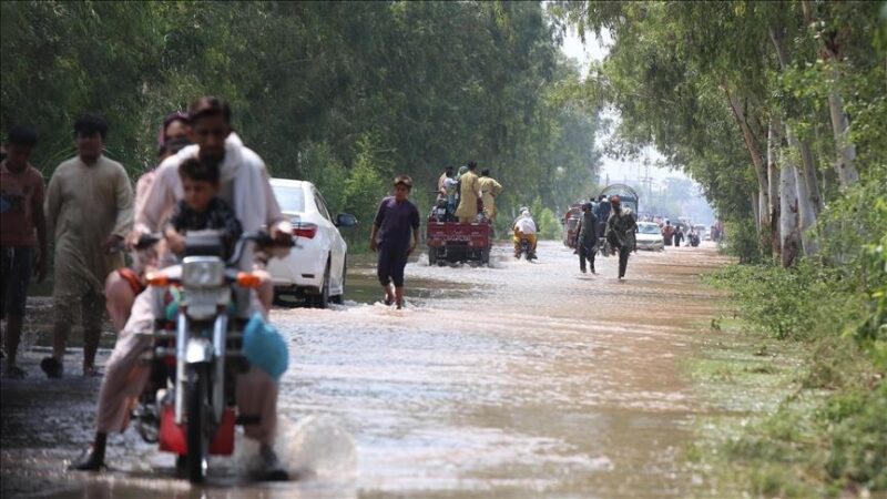 Pakistan : Plus de 400 morts et 1,5 million de personnes touchées par des inondations dévastatrices