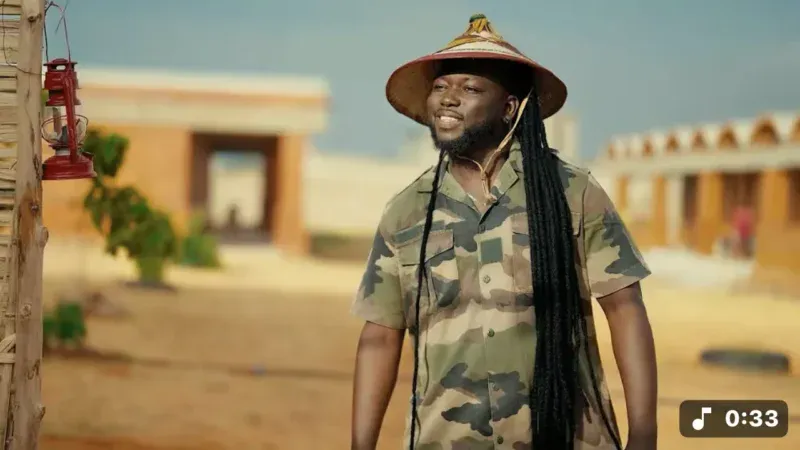 Cherifou de retour avec « Na Rer Tay » : Un nouveau clip qui promet