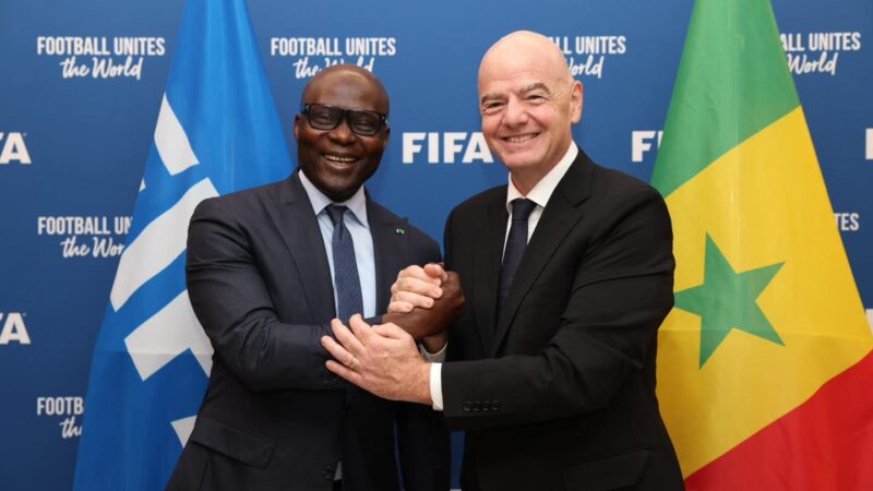 FIFA : Abdoulaye Fall et Gianni Infantino discutent du développement du football africain