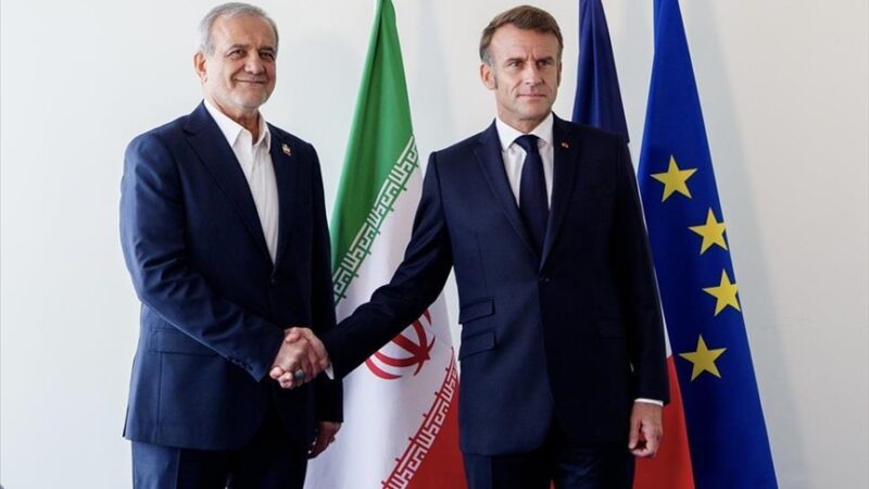 France : Macron presse l’Iran de libérer « immédiatement » trois Français et active le « SnapBack »