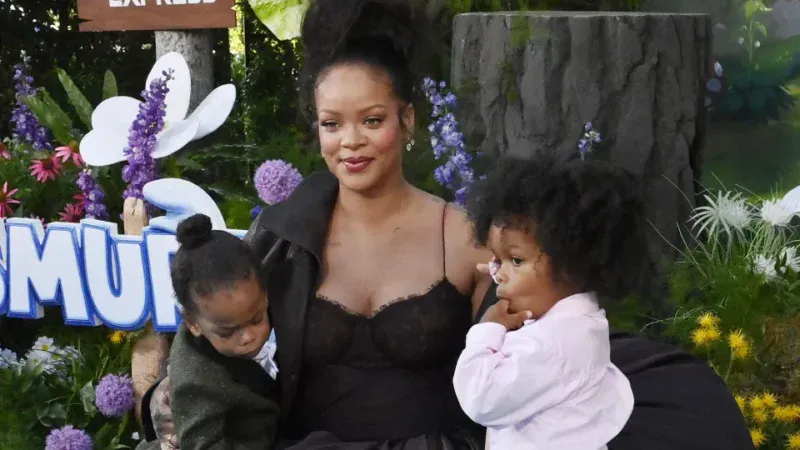 Rihanna maman pour la 3e fois : première photo avec sa fille, au prénom hommage à papa