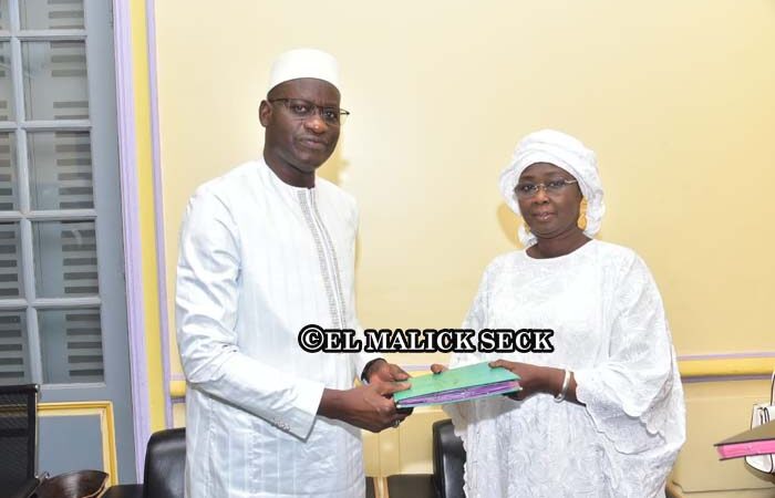 Revivez la cérémonie d’installation d’Abass Fall, nouveau maire de Dakar (Senego TV)