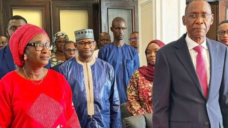 Passation au ministère des Affaires étrangères: Cheikh Niang souligne les défis stratégiques…