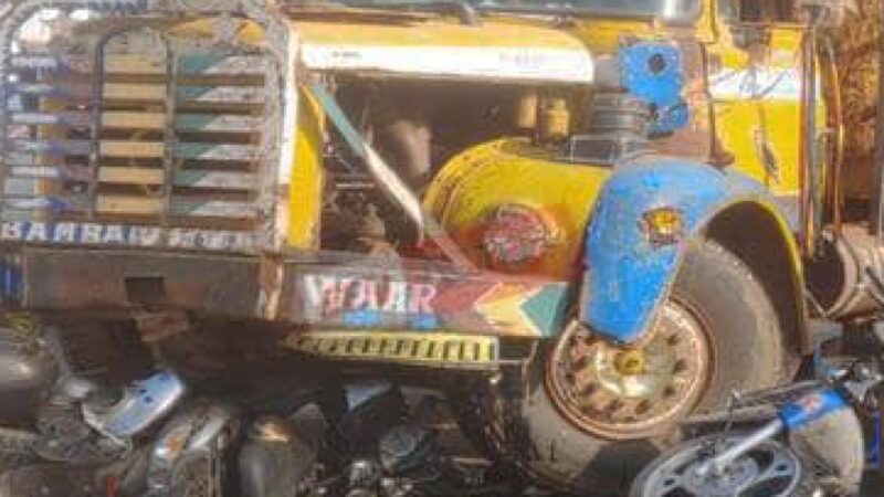 Ouakam : Un camion sans frein fauche mortellement un livreur à moto, le chauffeur se livre à la gendarmerie