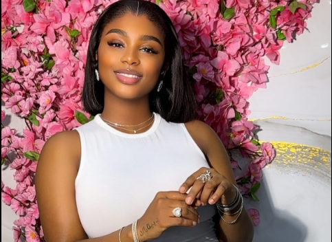 Amour et bonheur : Dieyna Baldé fait chavirer les réseaux (photos)