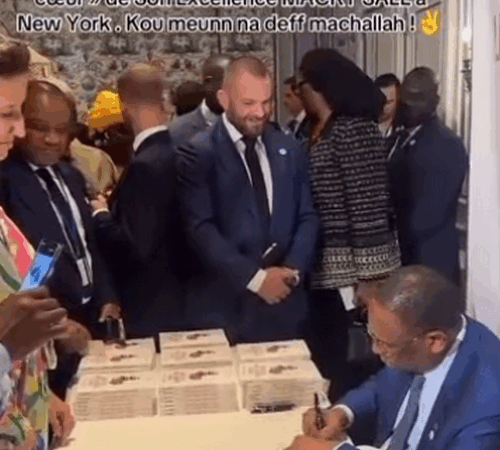 New York : La surprise Diomaye Ndongo Faye à la dédicace de Macky Sall
