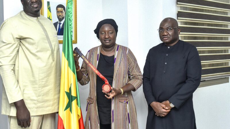Présentation de la médaille de bronze à l’Afrobasket : Khady Diène Gaye félicite les Lions, mais exige un rapport d’évaluation