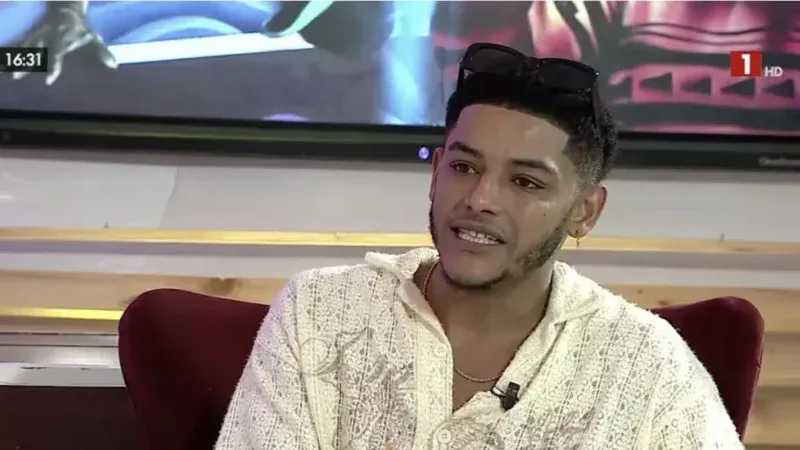 Sénégal – Rêve de collaboration : « Je rêve de faire un featuring avec lui », la déclaration d&rsquo;Akbess à Youssou Ndour (Vidéo)