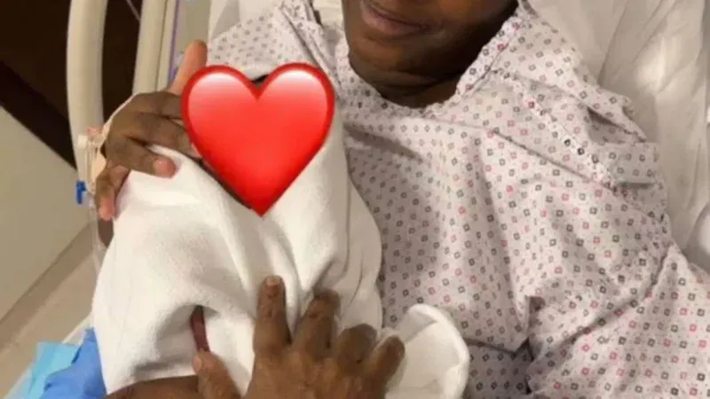 Sénégal – Carnet Rose : L&rsquo;actrice Virginie dévoile une photo avec sa fille, fruit de son union avec Moustapha Nam (Photo)