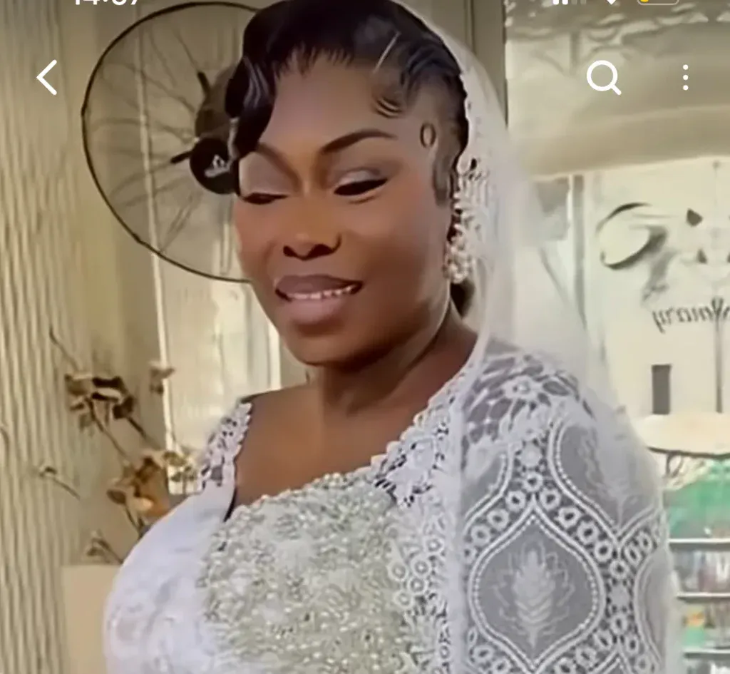 Sénégal – Carnet blanc : L’actrice Ndické de la série « Fassema » s’est mariée (Vidéo)