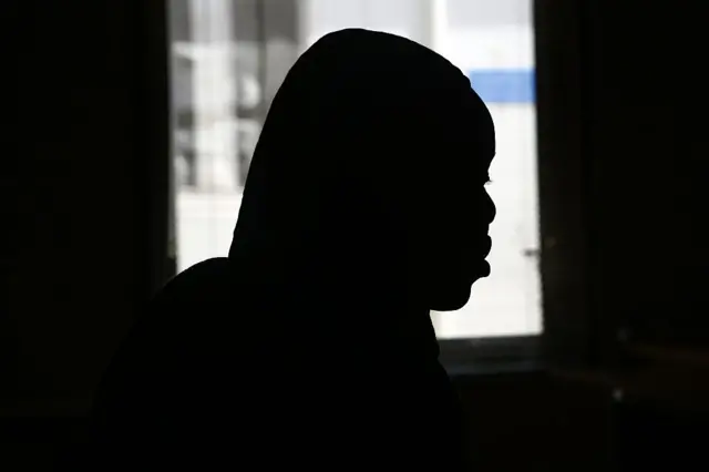 « Je suis tombé amoureuse de mon voleur » : Le témoignage troublant d’une femme agressée