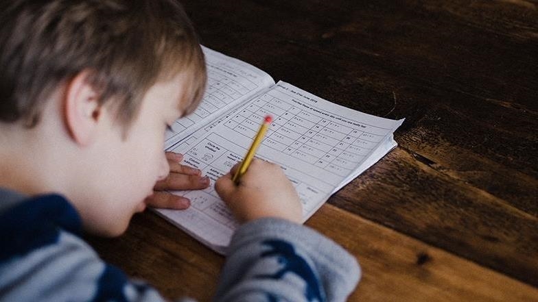 France – Éducation nationale : Un rapport annonce une perte de 106 900 élèves pour la rentrée 2025