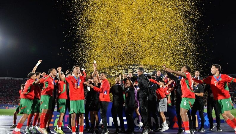 Sacre historique au Chili : Le Maroc sur le toit du monde, le Roi Mohammed VI salue des Lions « modèles de dévouement et d’excellence »