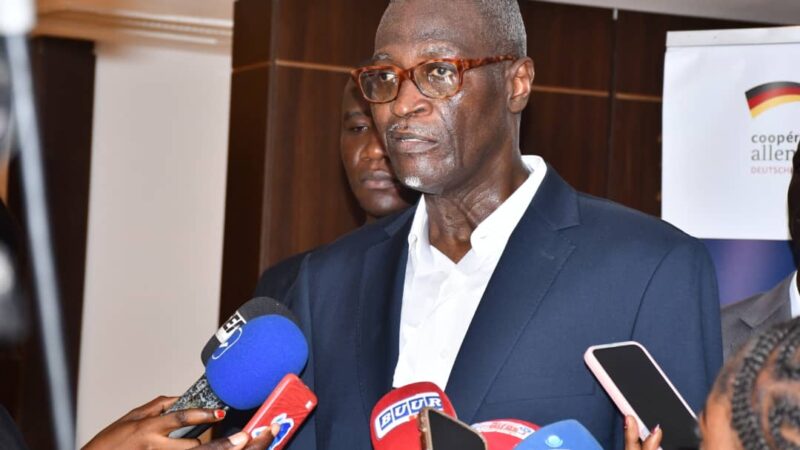 « Le trait de côte recule de 1,6 mètre par an » : Le plaidoyer de Rufisque à Dakar pour un financement contre l&rsquo;érosion côtière au Sénégal