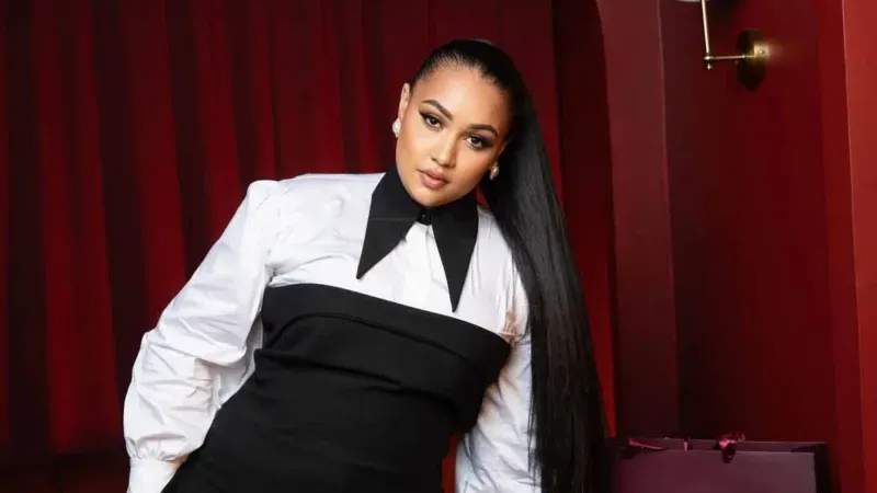 Sénégal – Après avoir raconté son calvaire, l’influenceuse Faynara impose son style dans un look sobre et sophistiqué (Photos)