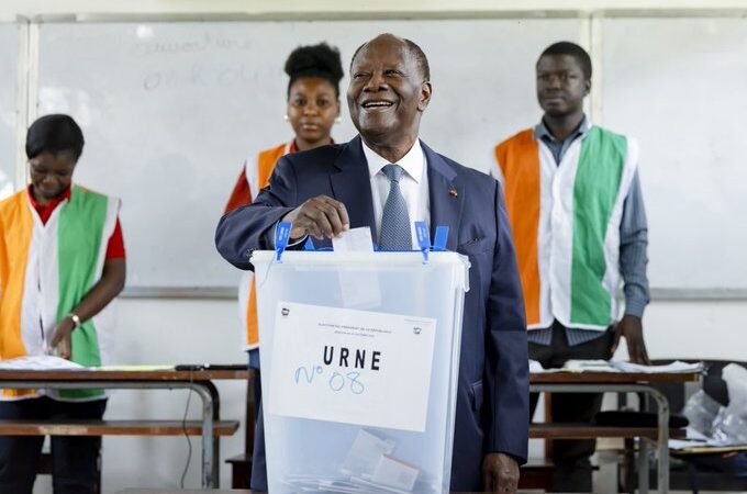 Présidentielle en Côte d’Ivoire : Des scores de « 99,7% » pour Ouattara, un premier candidat reconnaît sa défaite