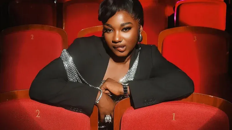 Sénégal – Après les accusations d’« enfer » contre No Face, Mia Guissé s’affiche tout sourire pour sa tournée (Photos)