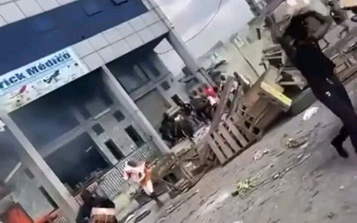 Tensions au Cameroun : Mgr Ambassa Ndjodo appelle ses concitoyens à l’apaisement