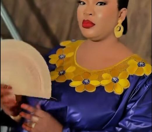 Après une période sombre, Dabaye affiche une nouvelle allure de grande dame… (photos)