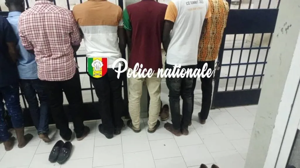 La Matinale Senego : Madiambal Diagne en France, ex-détenus politiques dans la rue, électrification rurale au Sénégal