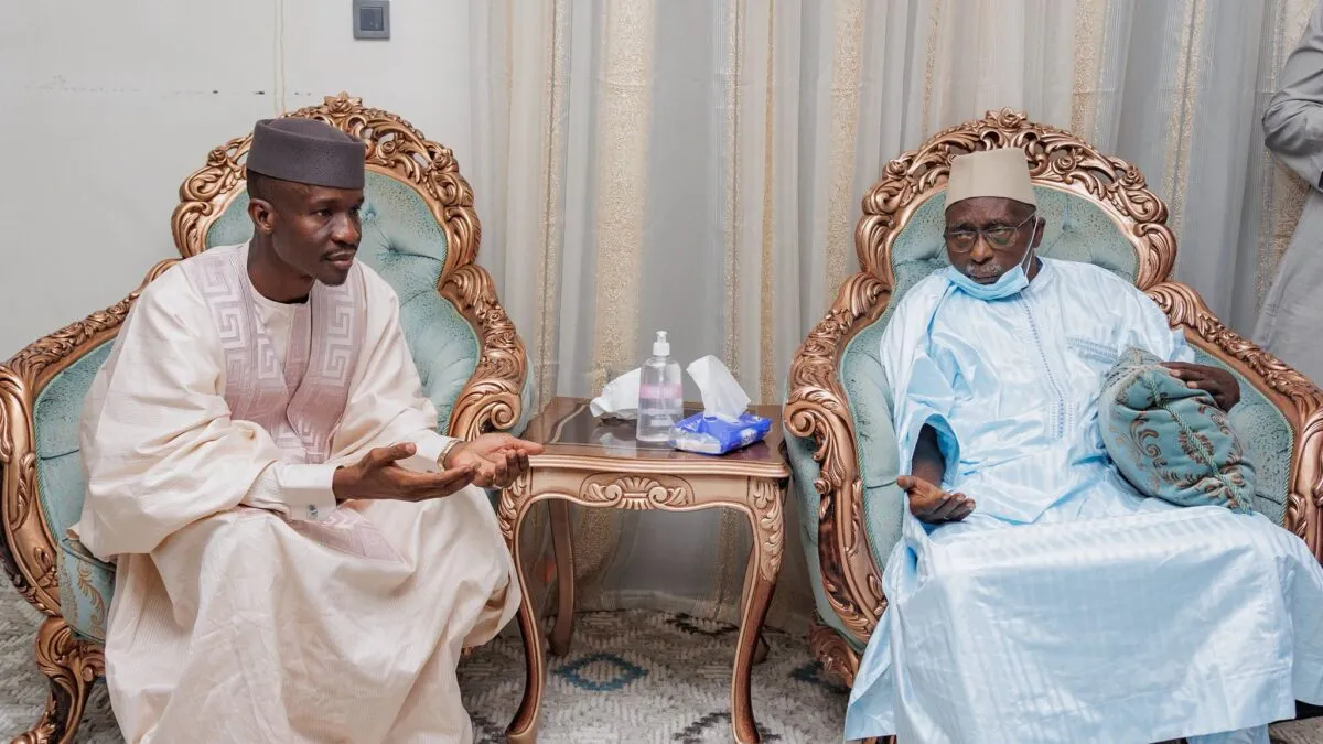 Tivaouane : le ministre Bamba Cissé reçu par le Khalife général des Tidianes (Photos)