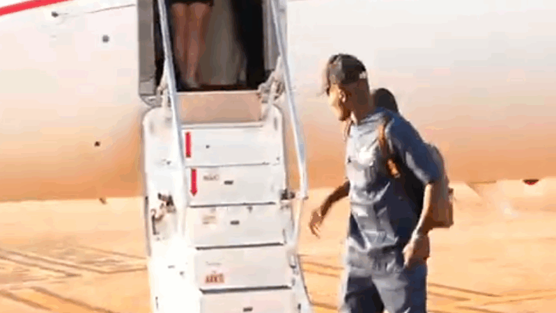 Sud Soudan : Sadio Mané accueilli en superstar à bord d&rsquo;un jet privé (vidéo)