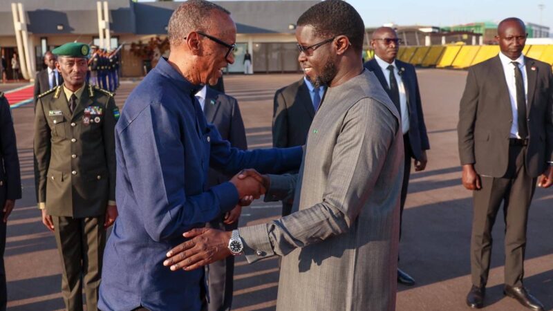 Bassirou Diomaye Faye à Kigali : Le Président sénégalais chaleureusement accueilli par Paul Kagame, Regardez!