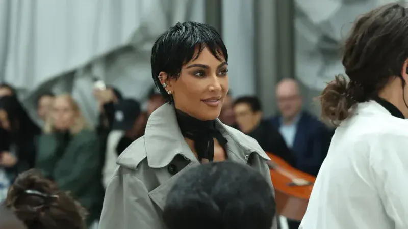 Kim s’affiche avec une coupe de cheveux encore jamais vue… (photos)